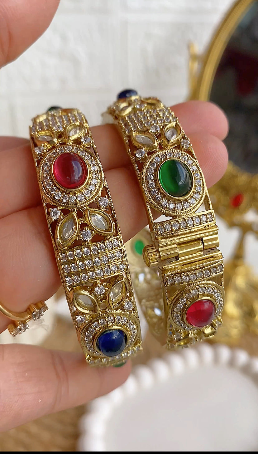 Signature Navratna Moissanite Kundan Screw Openable Bangle