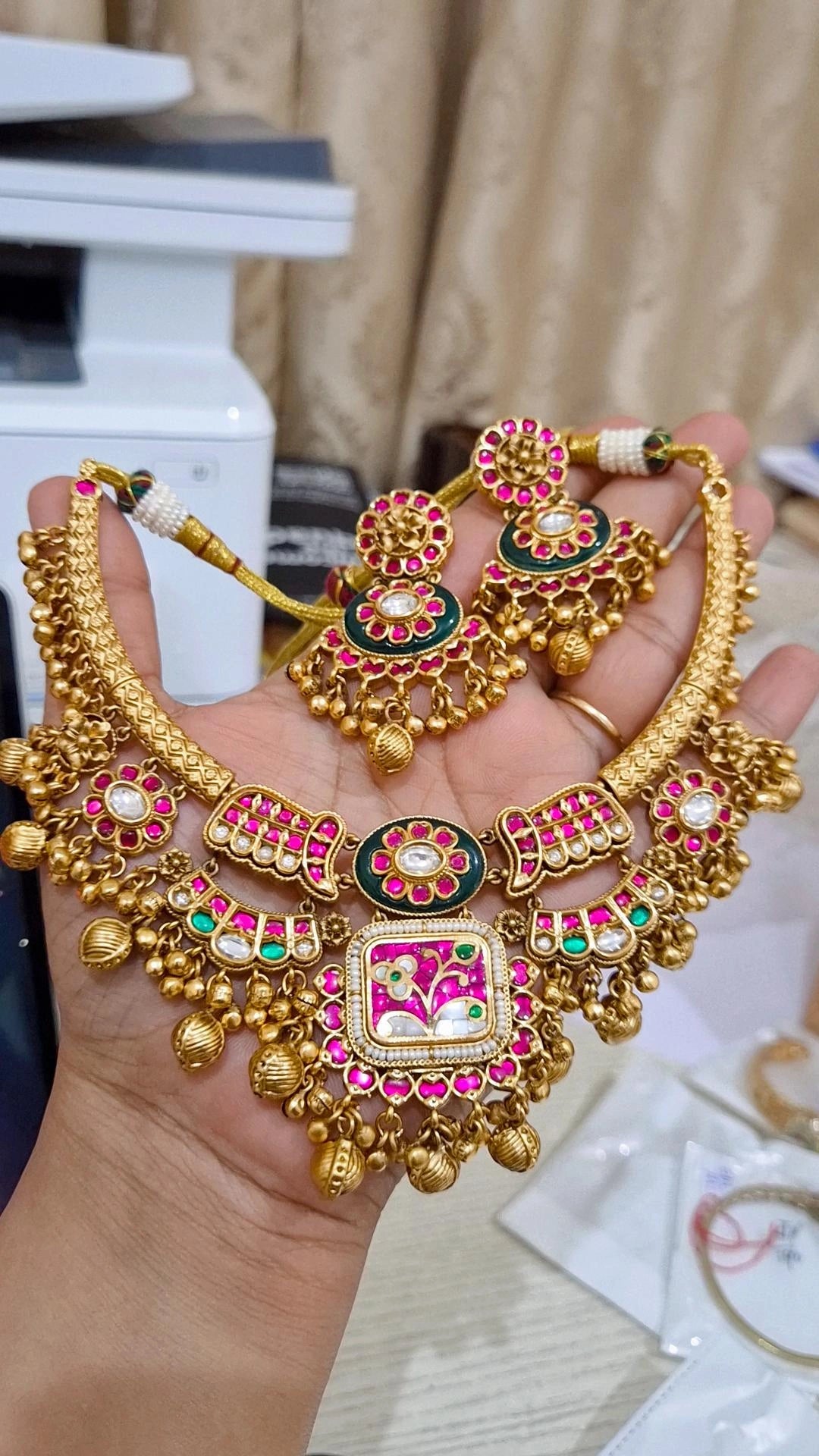 Heritage Rajwadi jadau Kemp Gold-Toned Necklace Set )