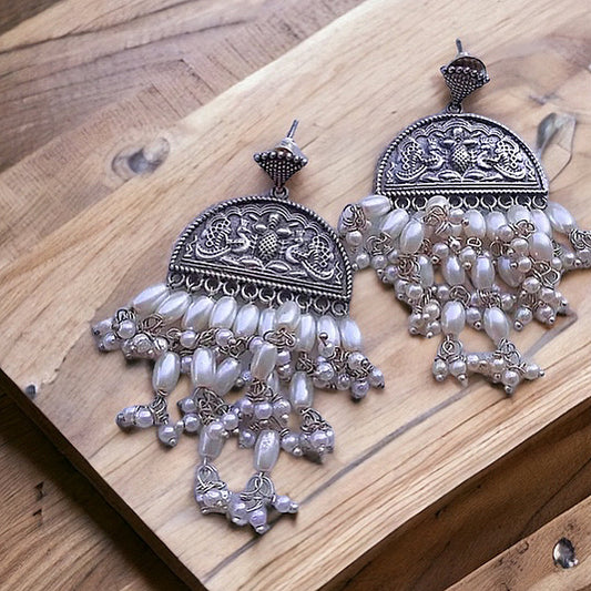 Silverlookalike Pearl Medium Size Earrings