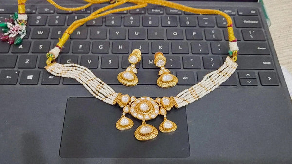 Signature Moissanite Polki Pearl Gold Craved Necklace Set