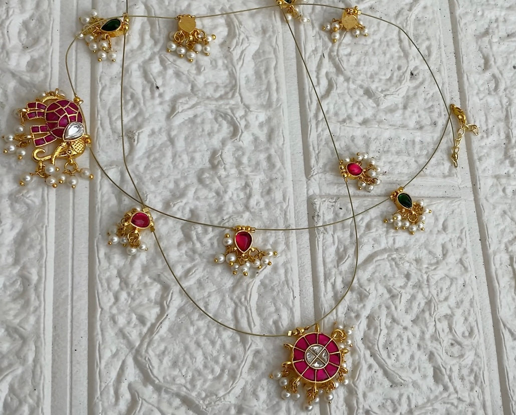 Sleek Paachi Kundan Neckpiece