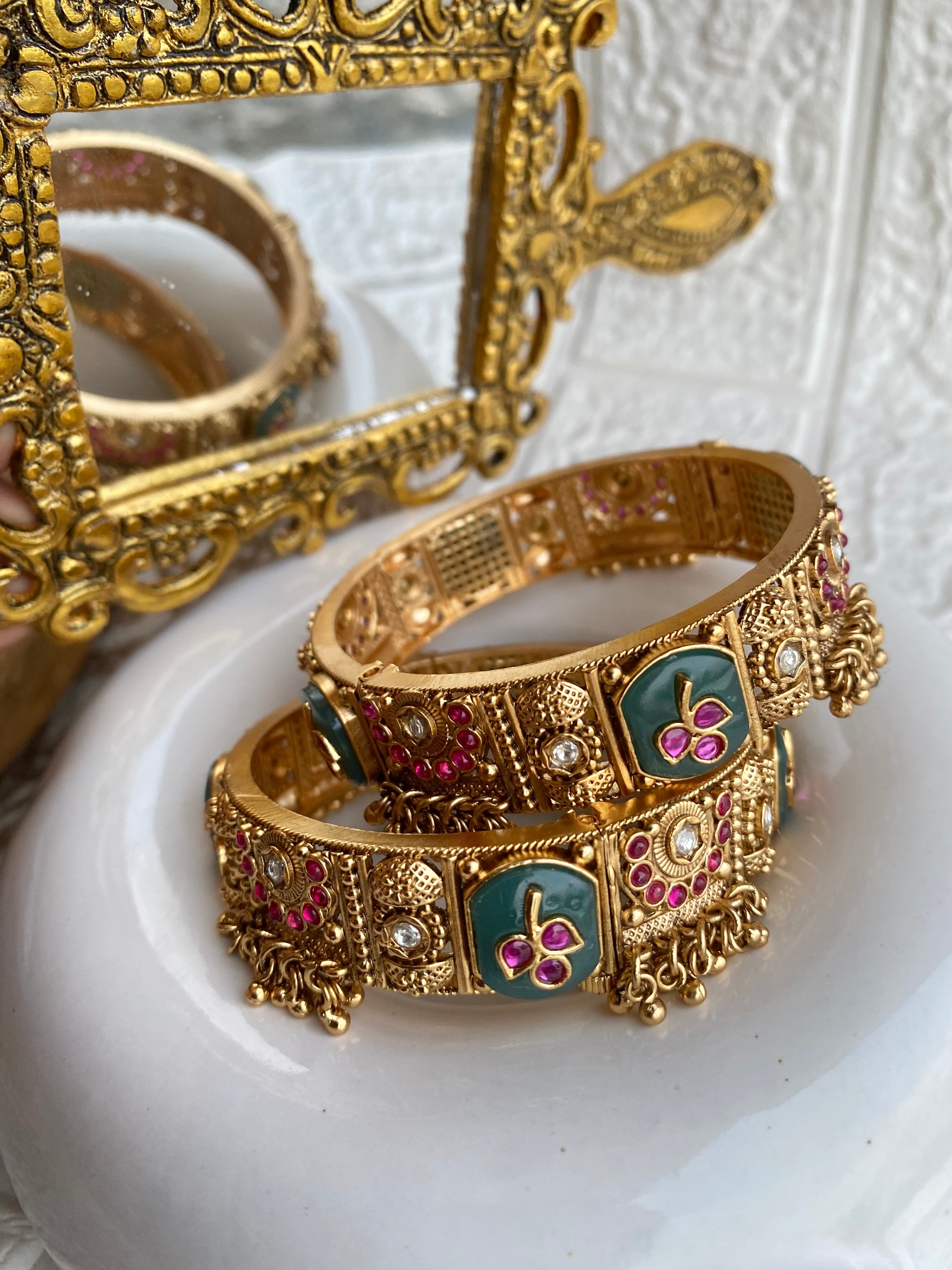 Signature Rajwada Royal Antique Bangles -Pair
