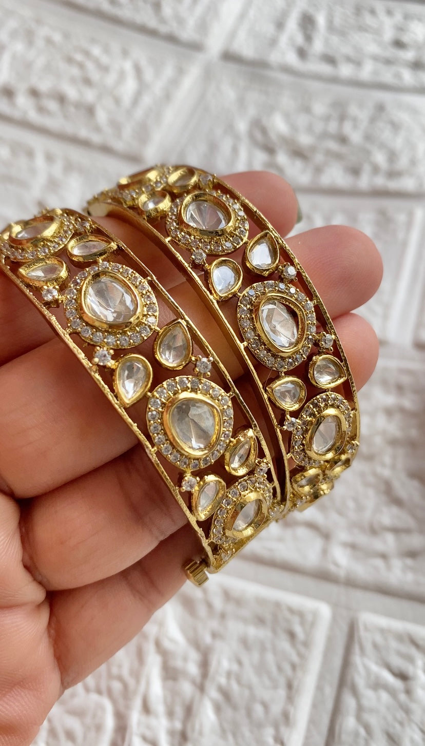 Signature Moissanite Kundan Openable Bangle