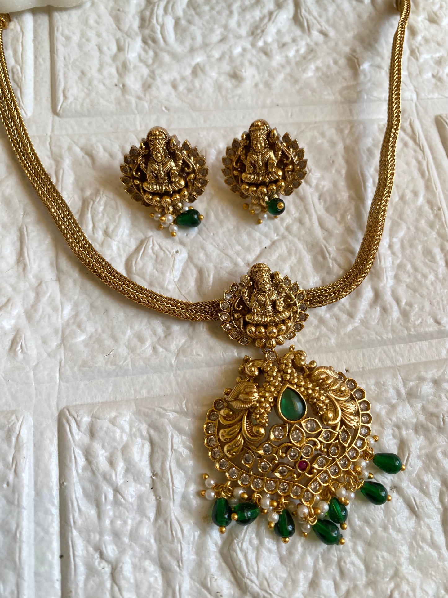 Antique Temple Pendant Necklace Set
