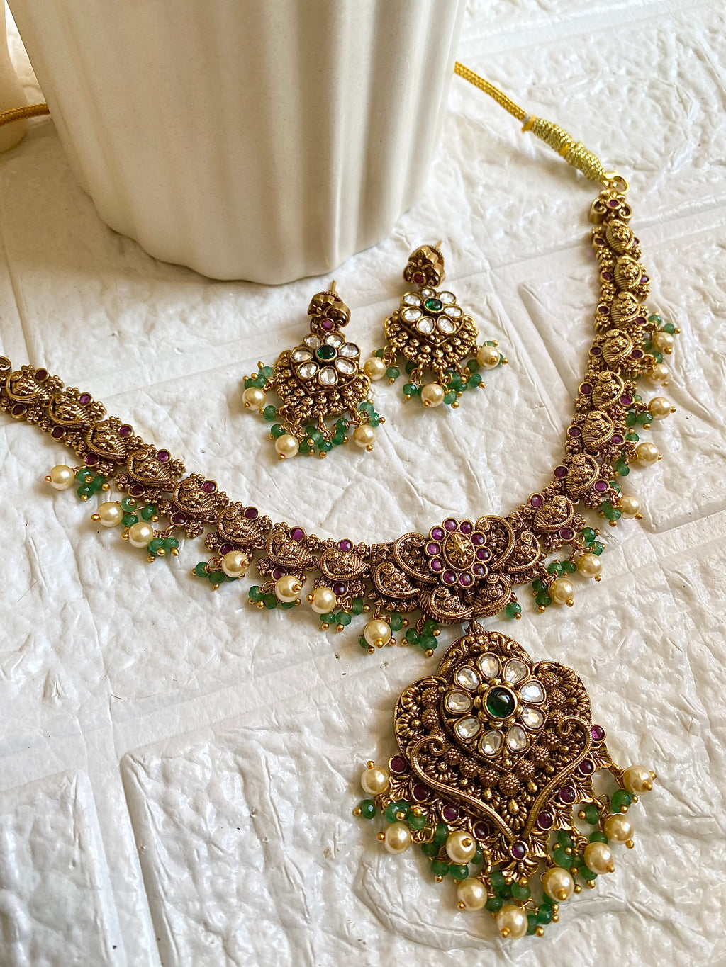 Signature Kundan Antique necklace set