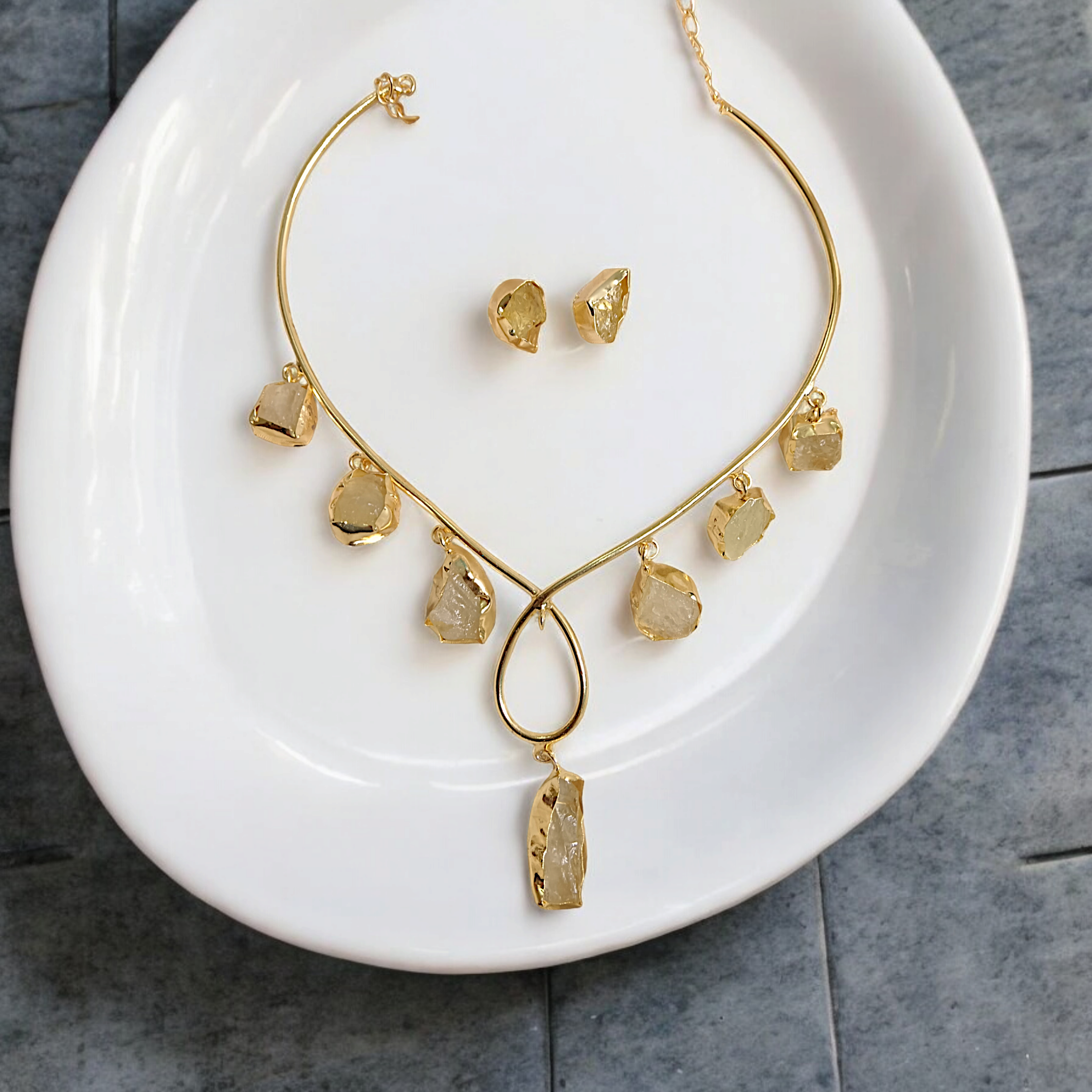 Natural Stone Husli Celebrity Style Neckpiece with earrings