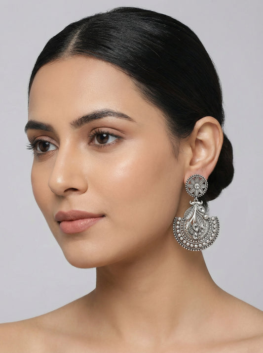 Silverlookalike Roohan Medium Size Earrings - [generated by Eldor AI]