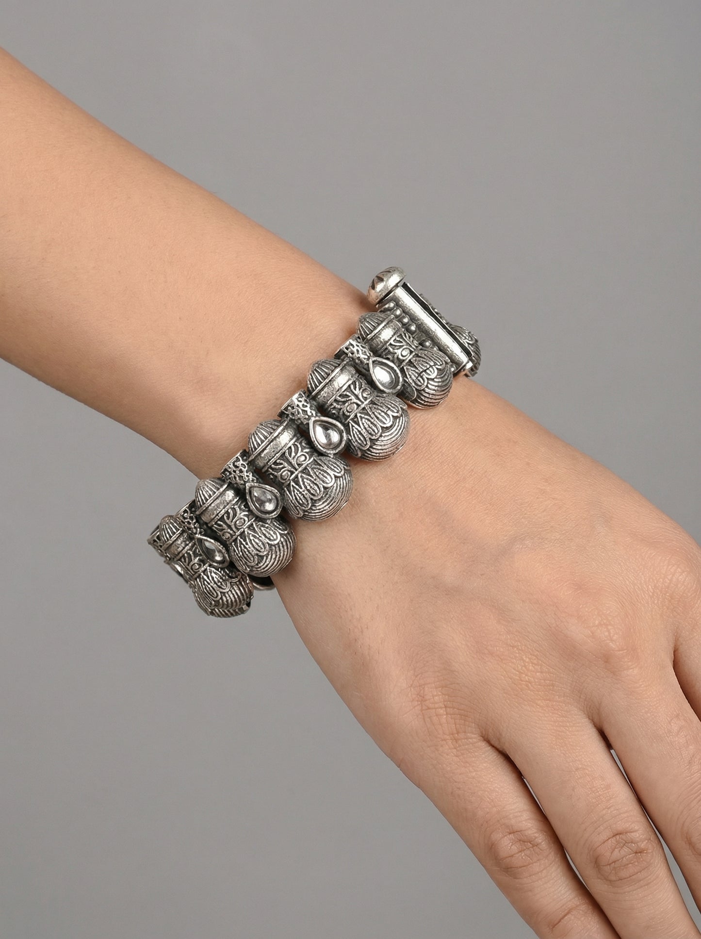 Silver Kalaash Adjustable Size Screw Bangle - [generated by Eldor AI]
