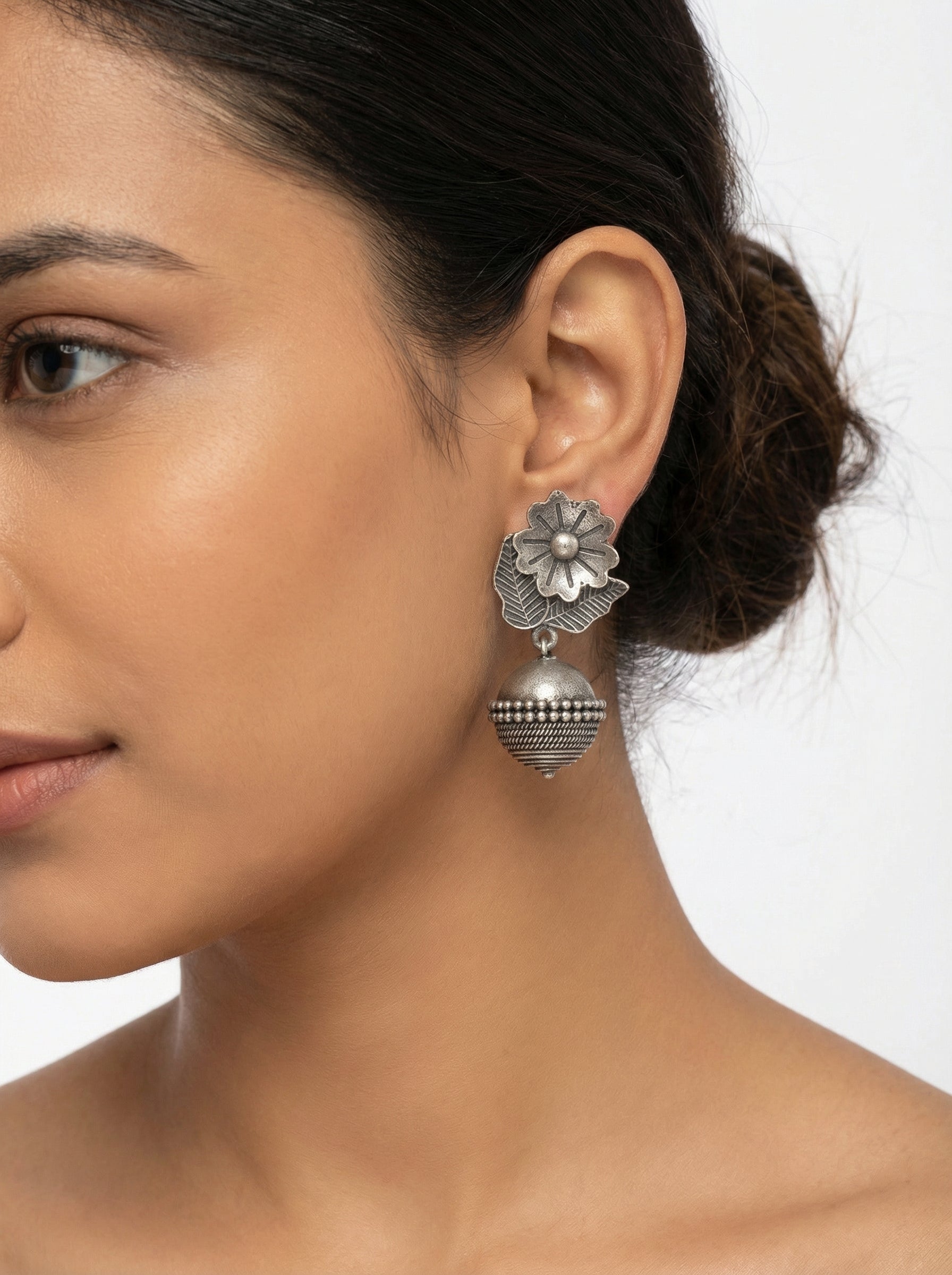 Floral Leaf  Silver Earrings - [generated by Eldor AI]