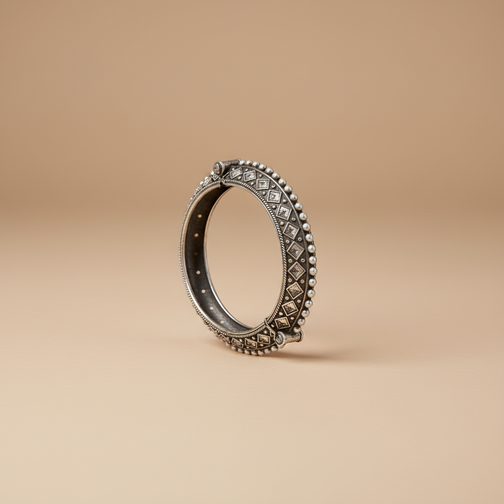 Zirconia Silverlookalike Screw Openable Kada