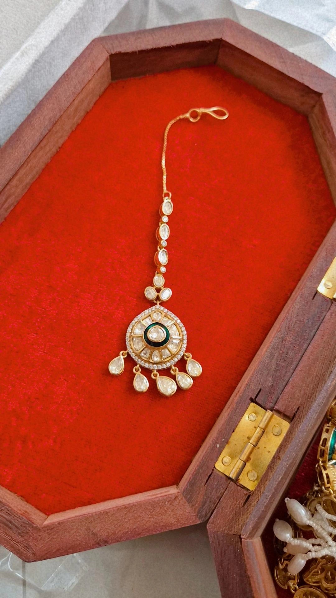 Simi Statement Moissanite polki Maangtikka