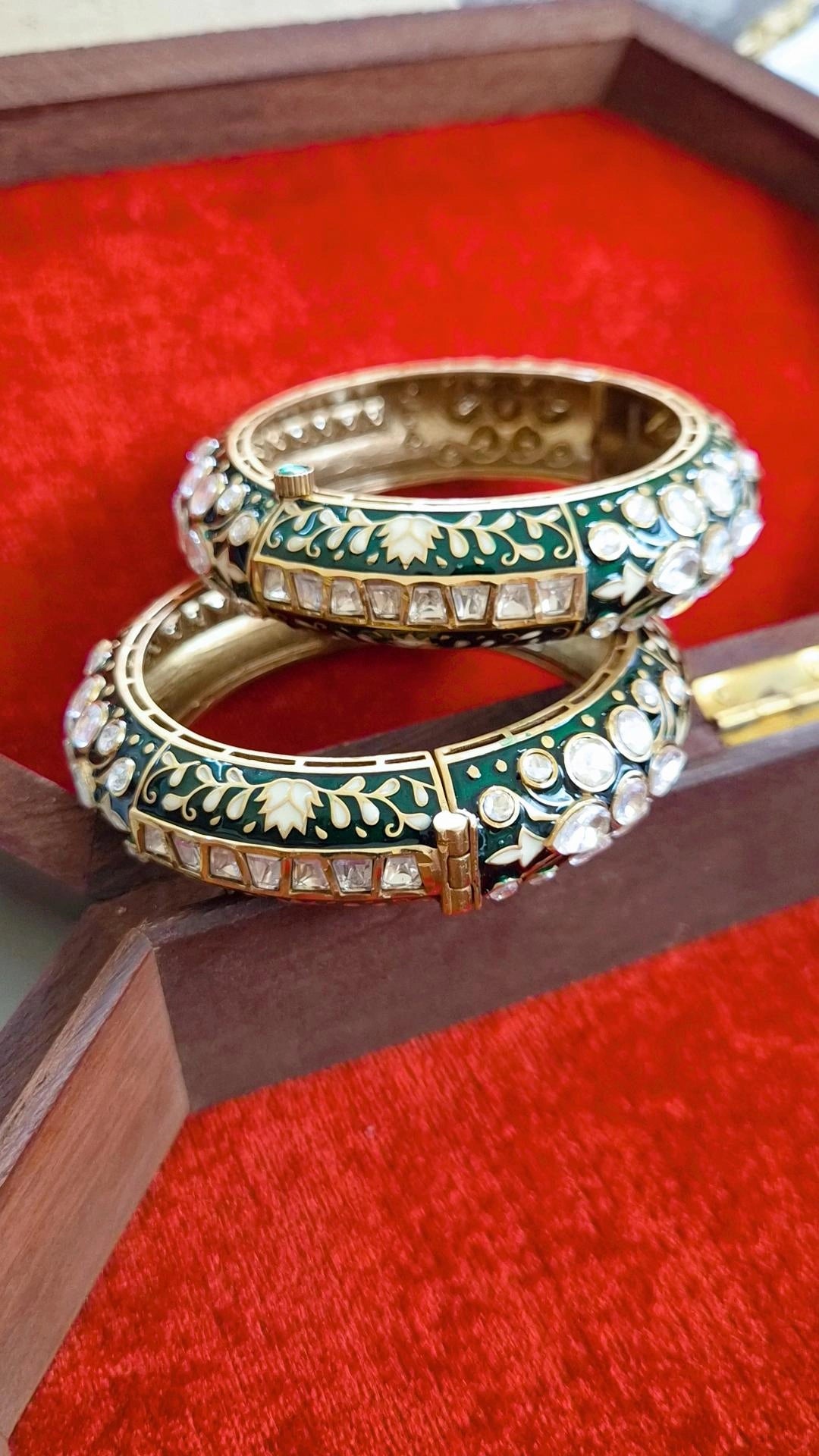 Mainkaa Statement Polki Moissanite Meenakari Screw Openable Bangles - Pair